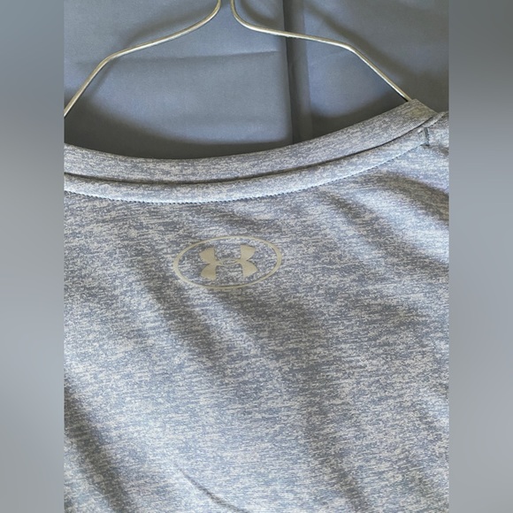 Under Armour Women's XXL V-Neck T-Shirt Pastel Blue Activewear Dry Fit Workout - Picture 5 of 6